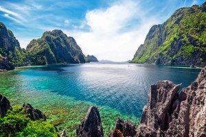 查看菲律宾的顶级潜水地点