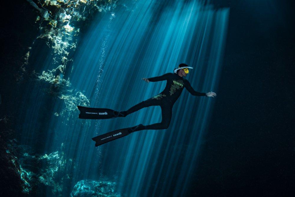 Male freediver