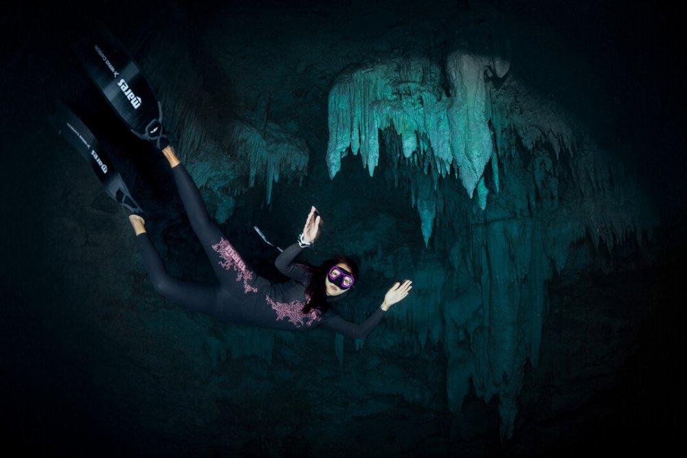 Female freediver